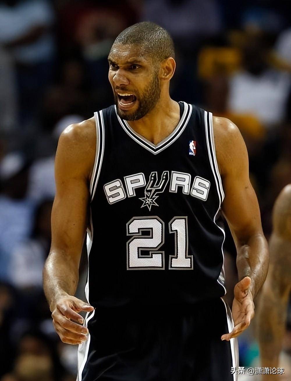 英超半场：米伦科维奇乌龙巴里破门，埃弗顿2-0诺丁汉森林（英超半场战况：巴里破门+米伦科维奇乌龙，埃弗顿暂2-0领先诺丁汉森林）