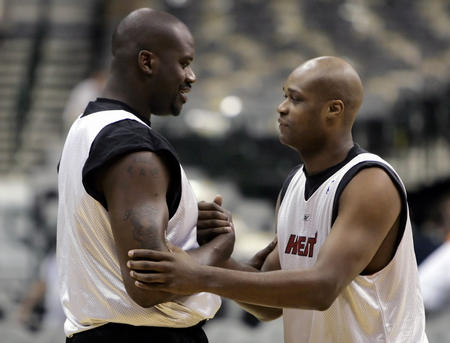 皇家马德里0-3大胜背后的隐忧：阿尔瓦罗·贝尼托的深度质疑（0-3完胜难掩隐患：阿尔瓦罗·贝尼托对皇马的深度质疑）