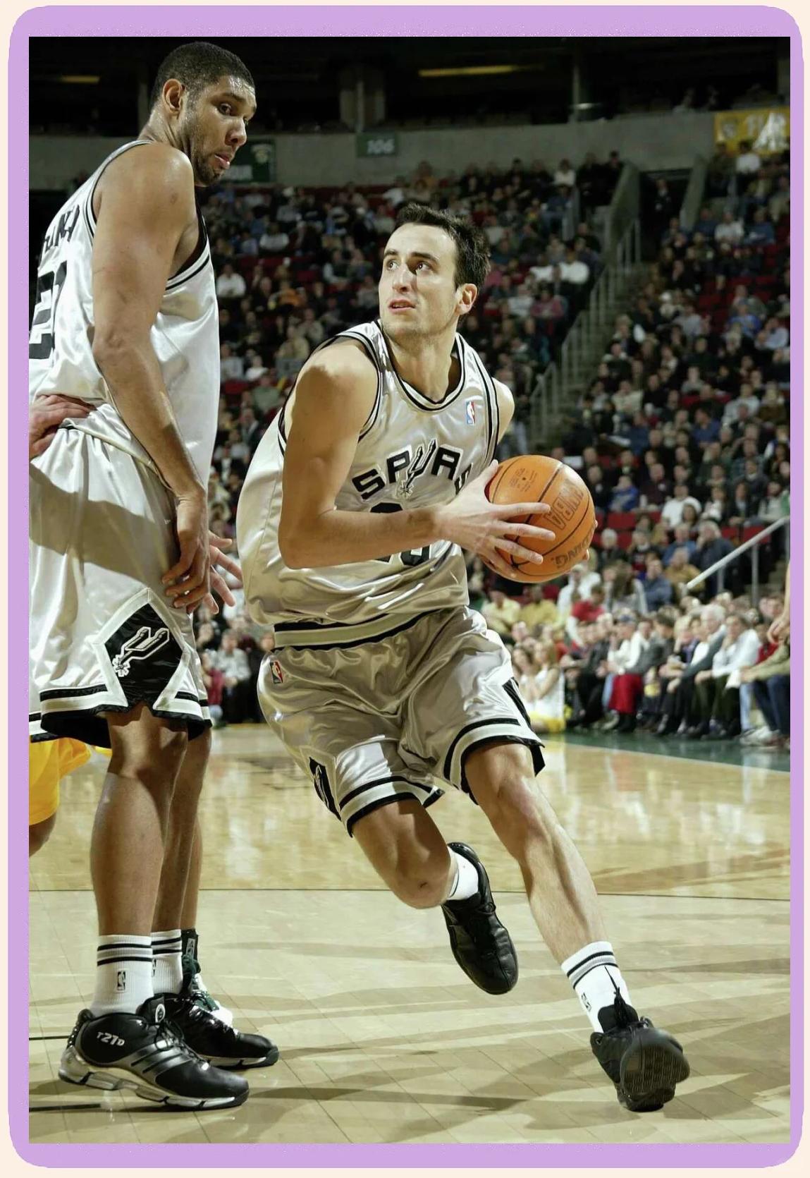 瓦诺利：向球员们今天的表现致敬，我们必须更好地支援基恩（瓦诺利赞扬球队今日表现：当务之急是给予基恩更多支援）